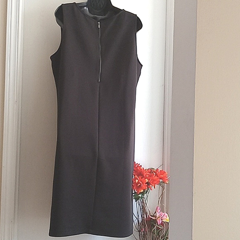 ⭐️ Host Pick ⭐️ Penningtons | Stylish Graphic Print Dress - Picture 4 of 7